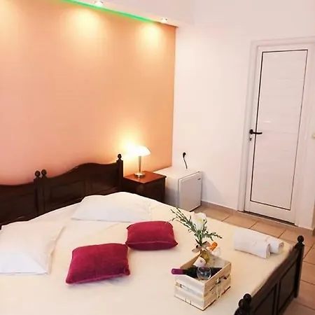 费尔吉纳星级酒店 3* 尼基亚娜